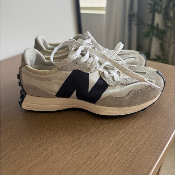 Kids boys unisex new balance 327 sneakers size 13.5 - Picture 2 of 11